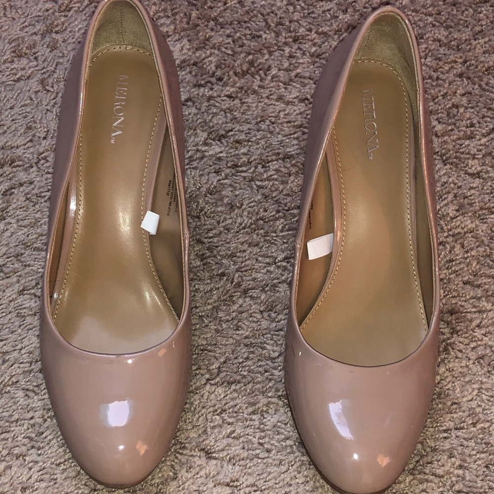 Merona nude small heel shoes
